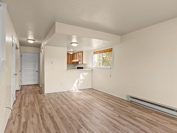 3rd image of 850 Shenandoah Dr #17