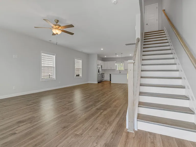 165 Harvard Dr — Photo 6