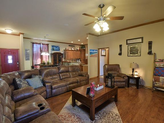 5th image of 537 E Greenwood Ln