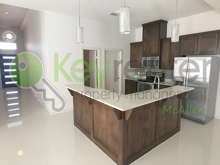 2920 N 51st St — Photo 15