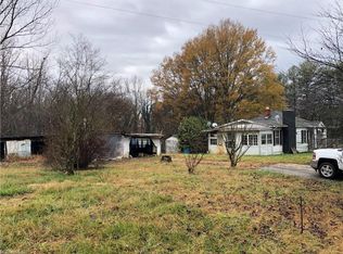 738 Golf Course Rd, Pilot Mtn, NC 27041