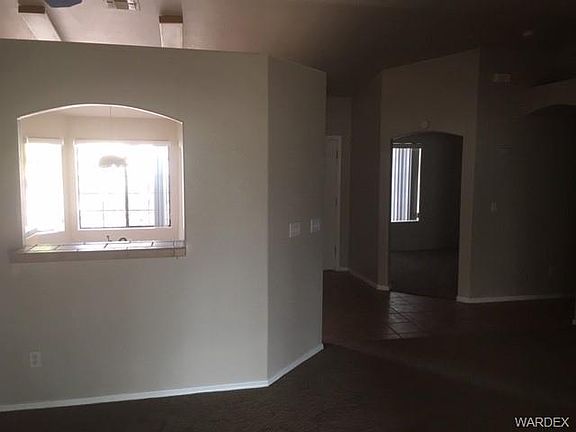 4th image of 2336 E Parkside Dr