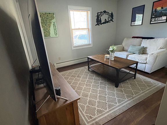 4th image of 24 Cascade Ct