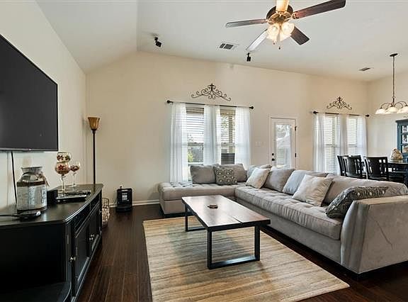 5th image of 924 Weston Dr