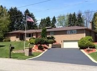 3404 Skylark Dr, Gibsonia, PA 15044