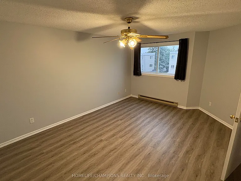 60 Elmsdale Dr #33 — Photo 7