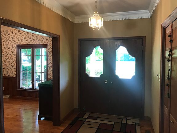 Front entrance/foyer