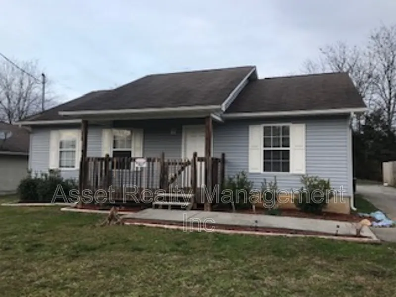 3 bed, 2.0 bath, 1064 sqft, $1,695 — Photo 2