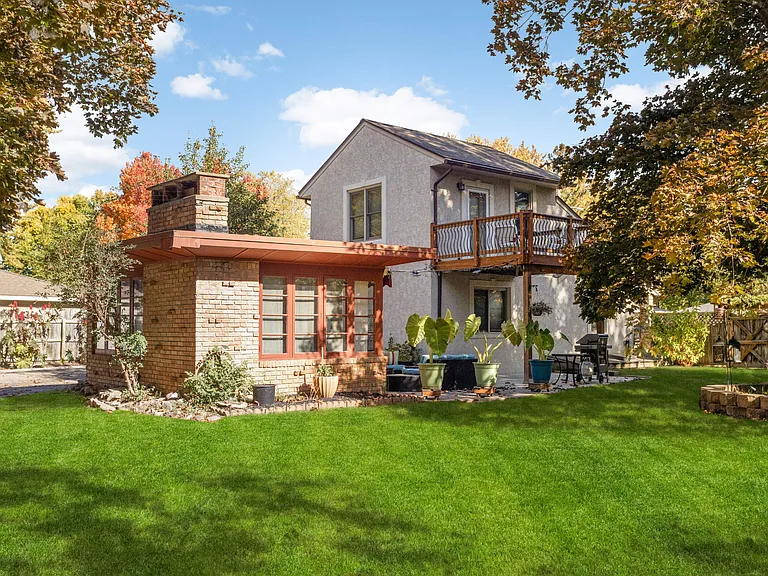 Lovely home in an excellent location with a great backyard!