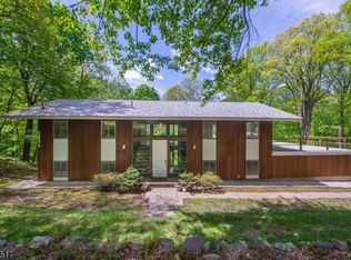 121 Holly Ln, Boonton, NJ 07005