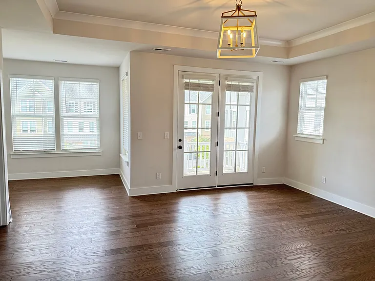 412 Hyco Ct — Photo 8