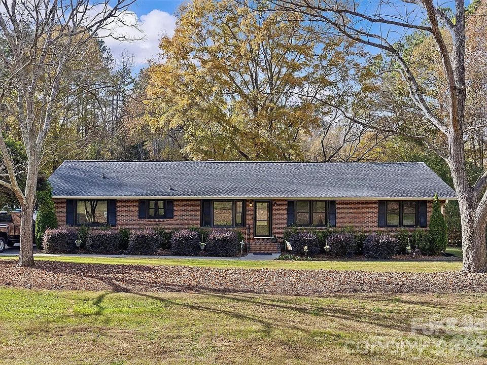1st image of 1949 Candlewick Dr