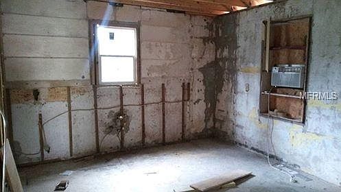 5th image of 2531 Burns St