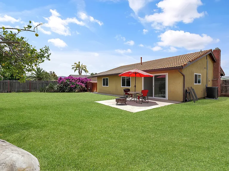 626 Manzanita Dr — Photo 23