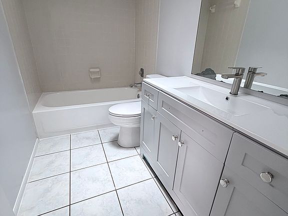 4th image of 8728 Jasmine Pond Dr