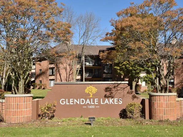 1600 W Green Tree ROAD #202, Glendale, WI 53209