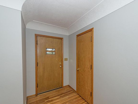 5th image of 1558 County Road 42 E