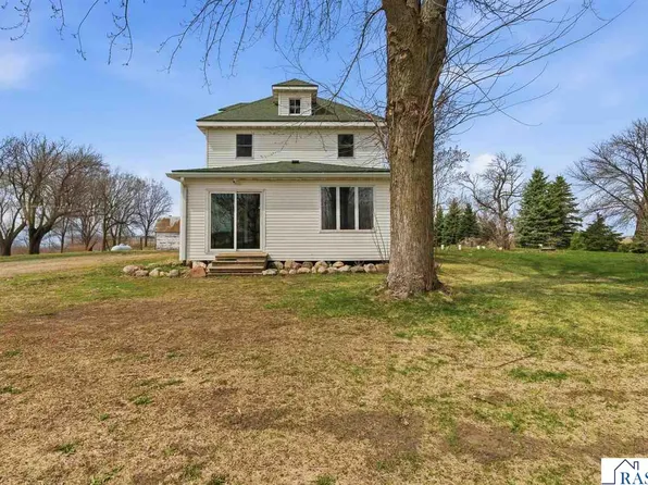 21598 478th Ave, Lake Crystal, MN 56055