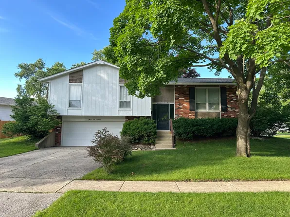 8119 Eastwood Ln, Woodridge, IL 60517