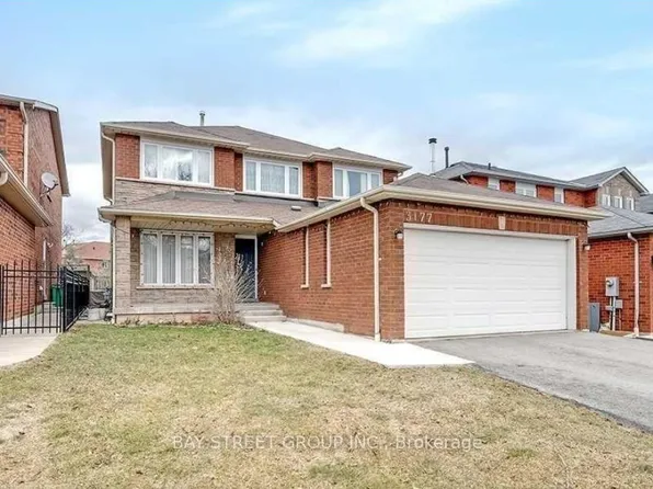 3177 Colonial Dr #Upper1, Mississauga, ON L5L 5L3