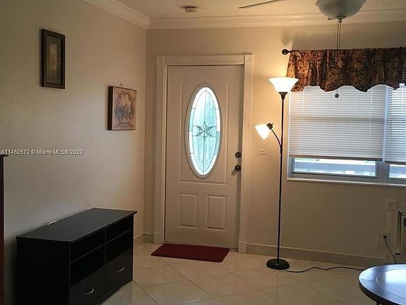 2nd image of 190 Salisbury E #H