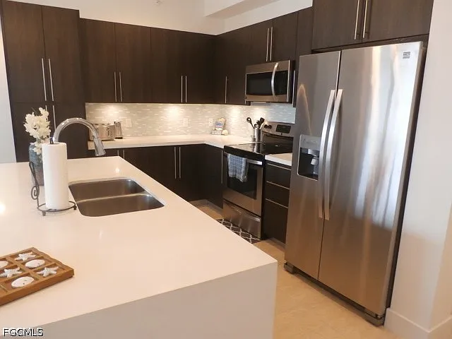 3 bed, 2.0 bath, 1305 sqft, $4,500 — Photo 4