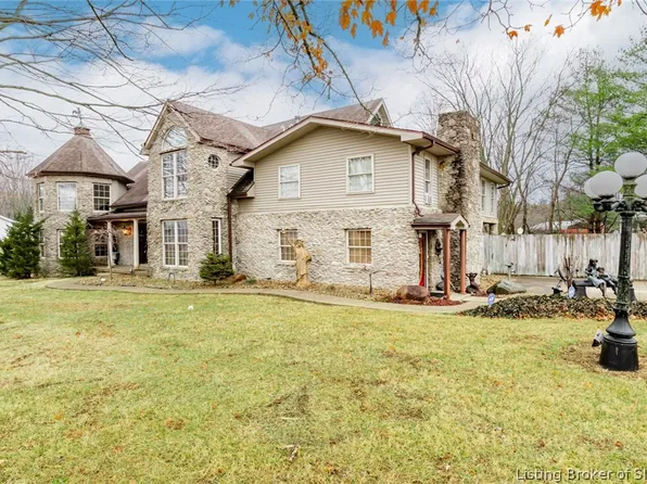 3572 N Terry Road, Austin, IN 47102