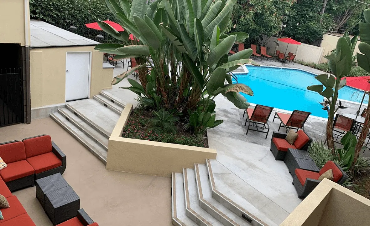 South Olive Apartments — Photo 4