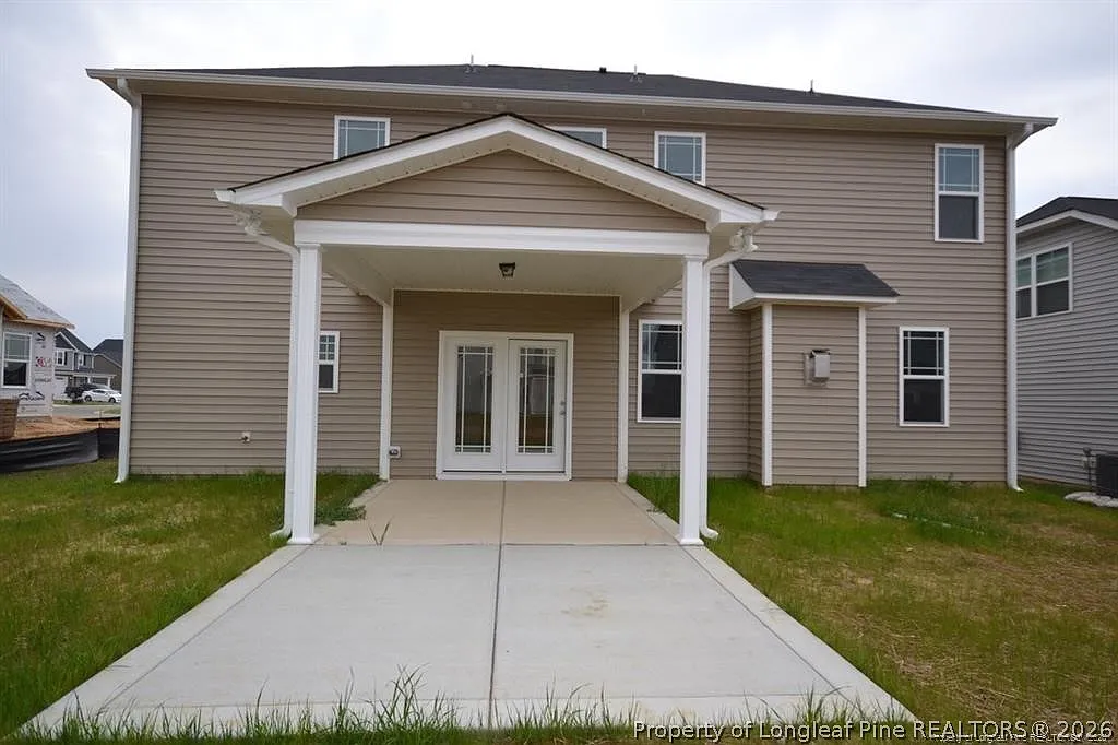 4 bed, 2.5 bath, 2302 sqft, $2,175 — Photo 3