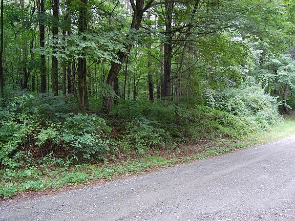 4 Potential entrance to lot