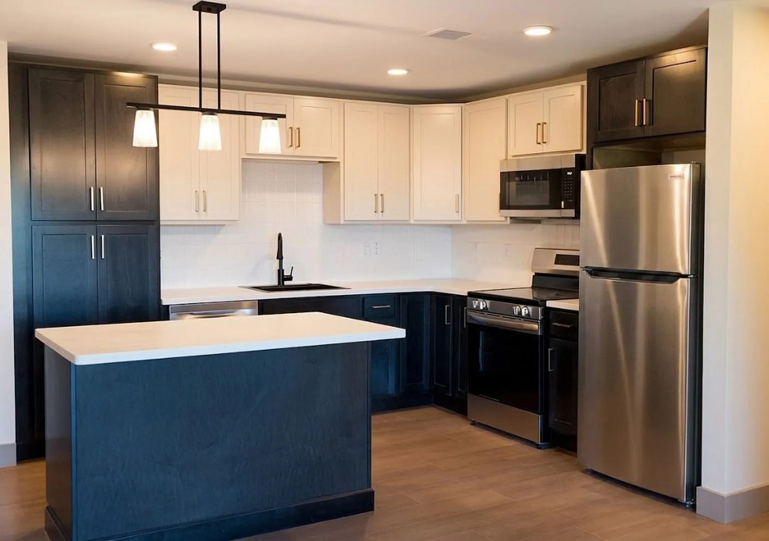 Brook Hill Apartments — Photo 2