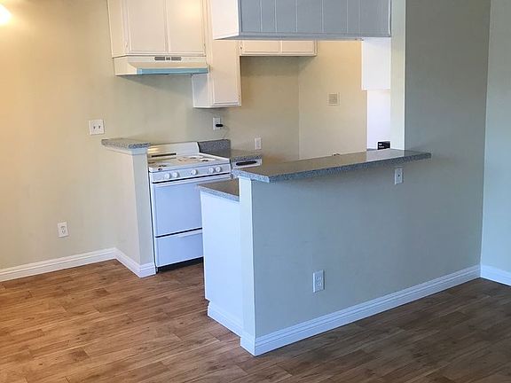 3rd image of 7519-7543 Vassar Ave #105
