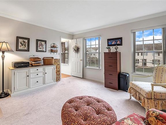 5th image of 206 Redfield Dr