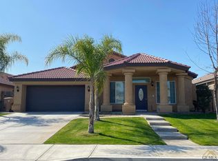 5121 Au Chocolat Dr, Bakersfield, CA 93311