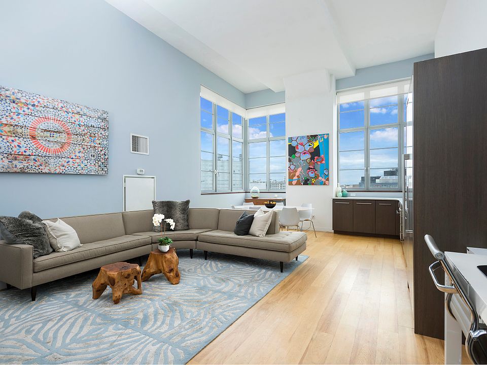 1st image of 2728 Thomson Ave #426