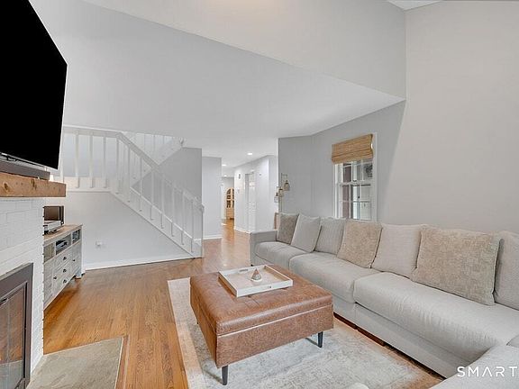 5th image of 28 Paisley Ln #28