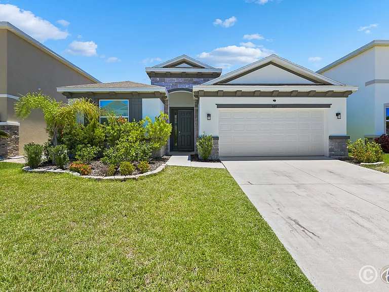 5689 Hawks Cay — Photo 1