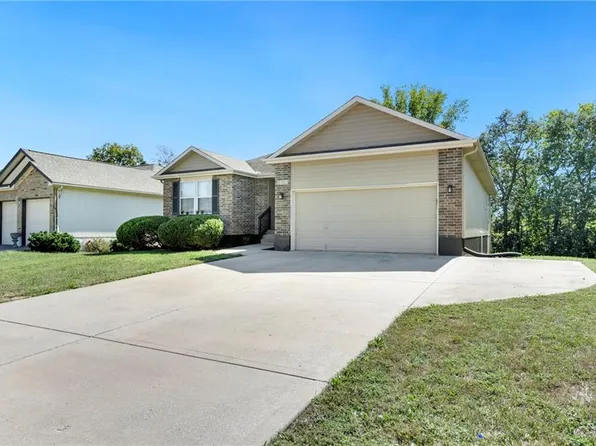 1309 Graystone Cir, Grain Valley, MO 64029