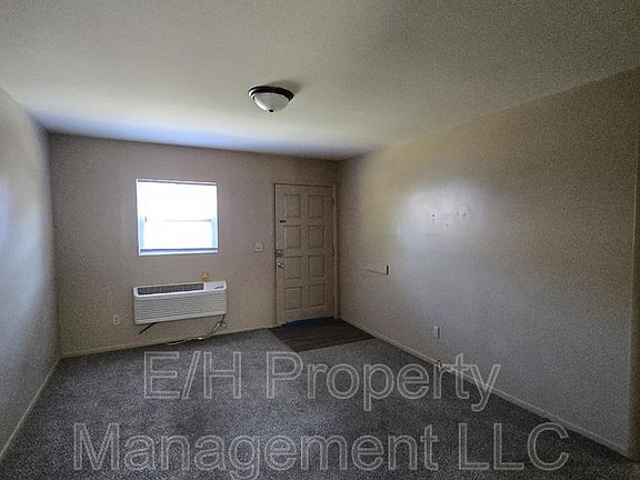 4th image of 1958 S Hiram Ave