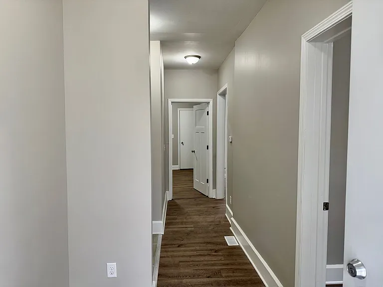4725 Southern Pkwy #1 — Photo 1