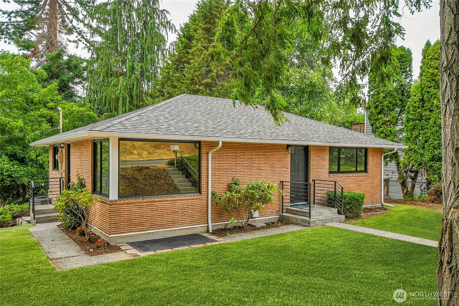 22039 S 16th Avenue photo 1