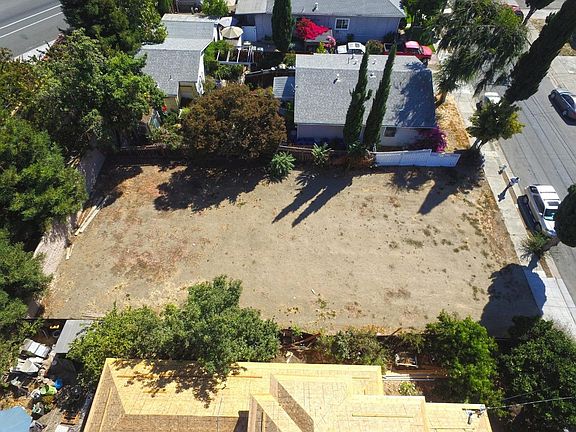 5th image of 451 E Washington Ave