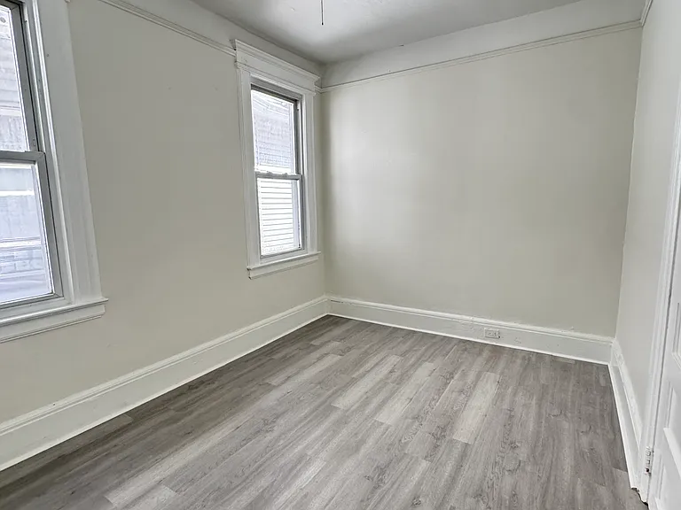 29 Cedar Ave #1 — Photo 2