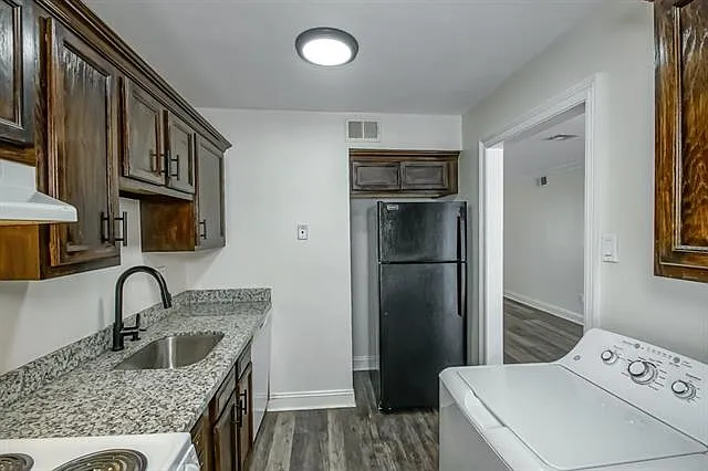 2713 Kingman St #D — Photo 9