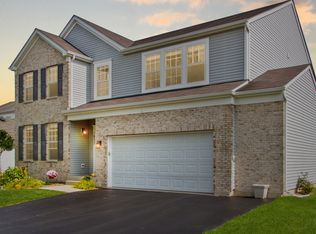 1822 Roger Rd, Woodstock, IL 60098