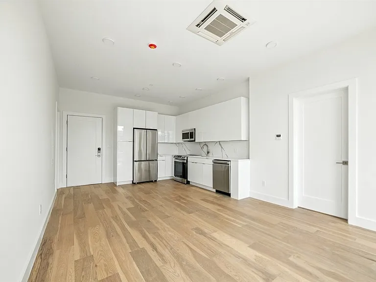 36-38 Hichborn St #103 — Photo 2