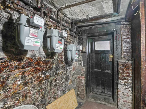 6 Lombardy Street image 37 of 48