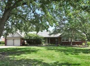 324 N Stratford Ln, Wichita, KS 67206