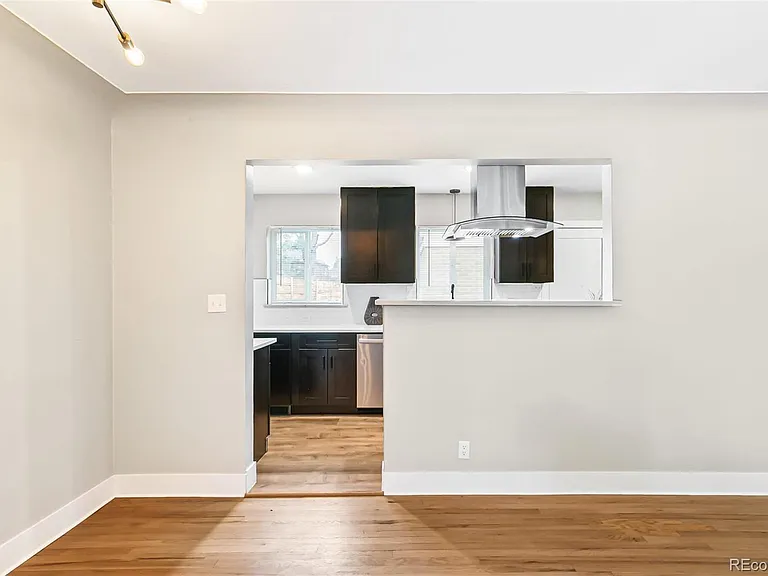 878 Glencoe St — Photo 7
