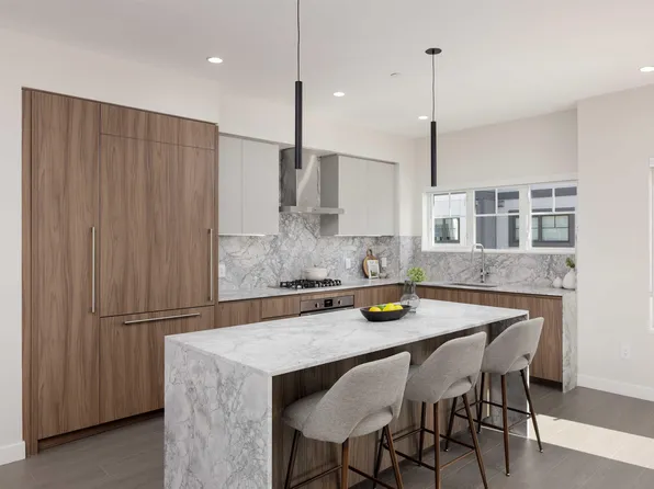 19451 Sutton Ave #107, Pitt Meadows, BC V3Y 0G6